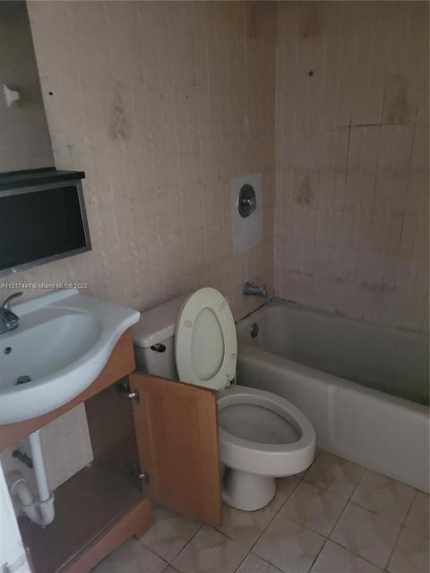 494 E 44th St, Hialeah, FL 33013 photo 14