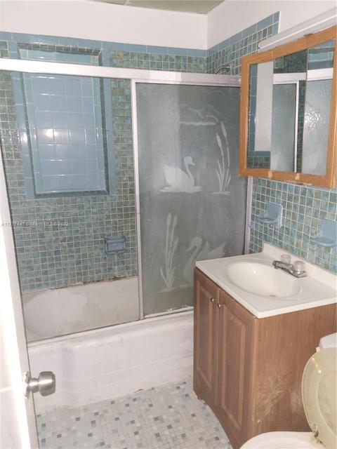 494 E 44th St, Hialeah, FL 33013 photo 9