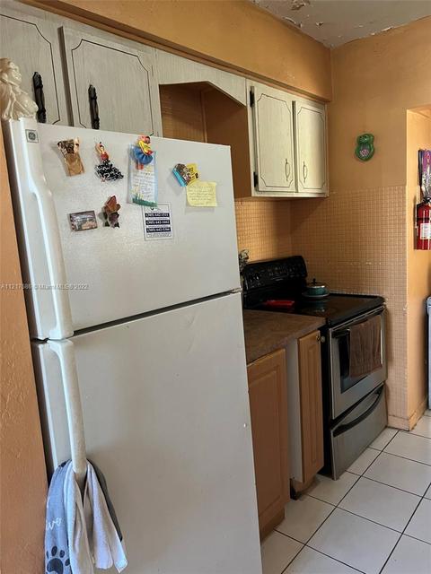 344 E 52nd St, Hialeah, FL 33013 photo 5