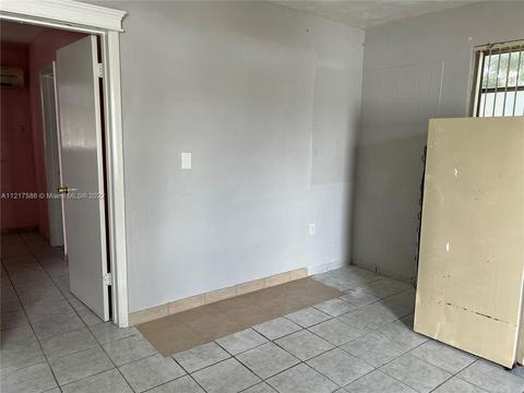 344 E 52nd St, Hialeah, FL 33013 photo 14