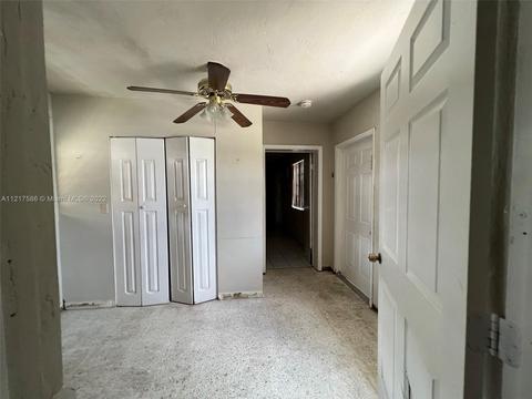 344 E 52nd St, Hialeah, FL 33013 photo 11