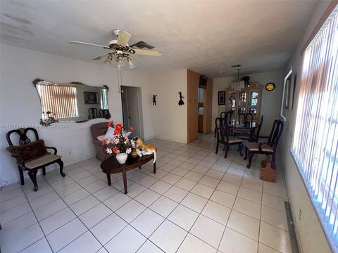 344 E 52nd St, Hialeah, FL 33013 photo 2