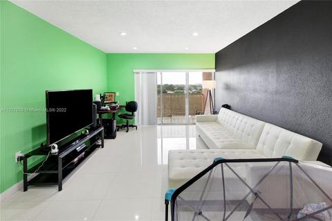 1900 W 68th St #I403, Hialeah, FL 33014 photo 4