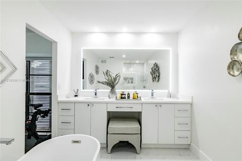 7238 Bedlington Rd, Miami Lakes, FL 33014 photo 17