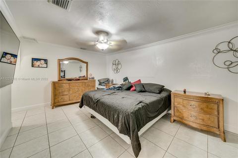 520 E 47th St, Hialeah, FL 33013 photo 21