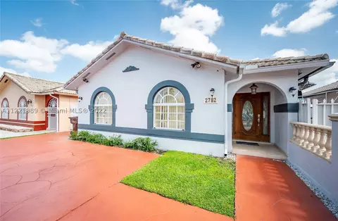 2782 W 69th Ter, Hialeah, FL 33016 photo 1