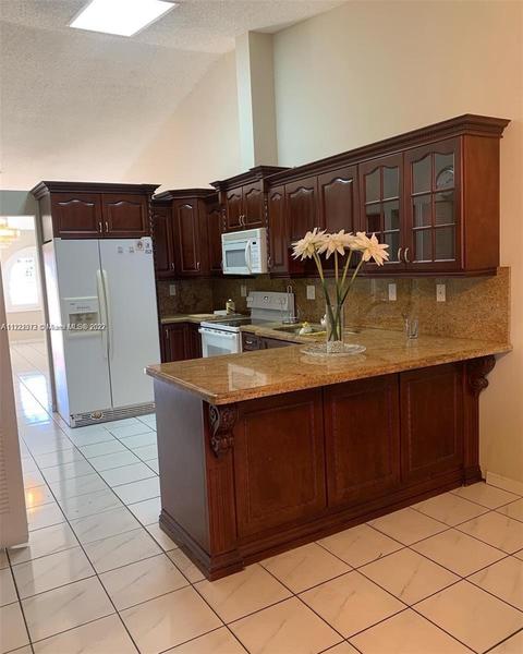 5680 W 20th Ct, Hialeah, FL 33016 photo 4