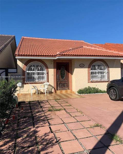 5680 W 20th Ct, Hialeah, FL 33016 photo 1