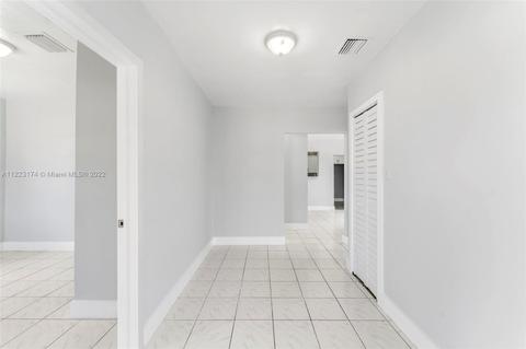 4148 E 10th Ave, Hialeah, FL 33013 photo 6