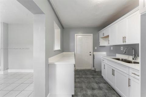 4148 E 10th Ave, Hialeah, FL 33013 photo 16