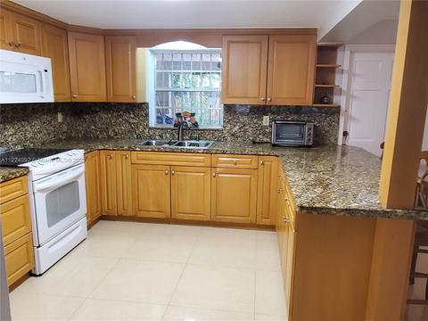 660 E 14th St, Hialeah, FL 33010 photo 25