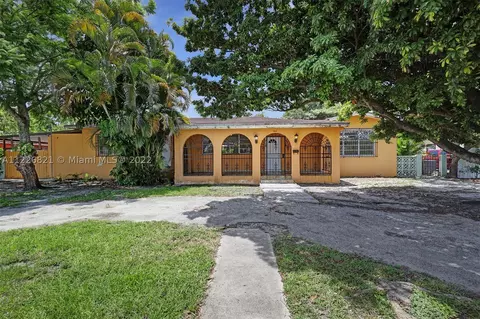 40 W 51st St, Hialeah, FL 33012 photo 1