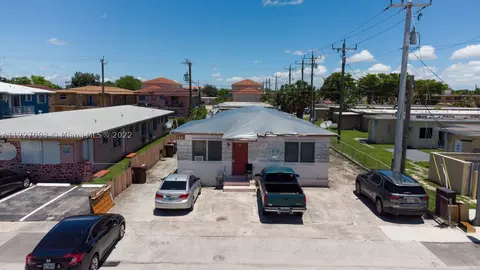 17 W 10th St, Hialeah, FL 33010 photo 1