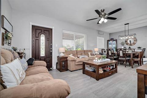 680 E 58th St, Hialeah, FL 33013 photo 1