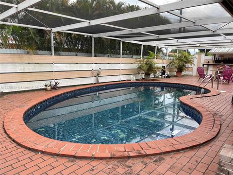 431 W 55th Pl, Hialeah, FL 33012 photo 5
