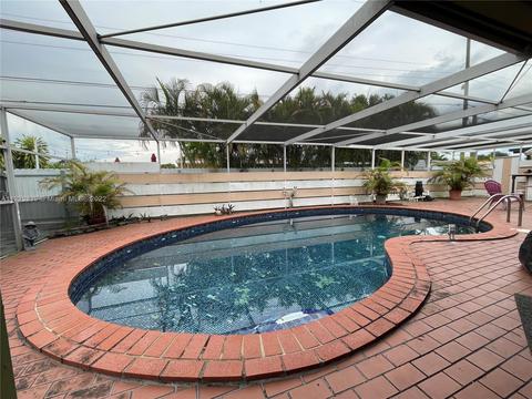 431 W 55th Pl, Hialeah, FL 33012 photo 4