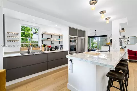 1050 Jefferson Ave #1+3, Miami Beach, FL 33139