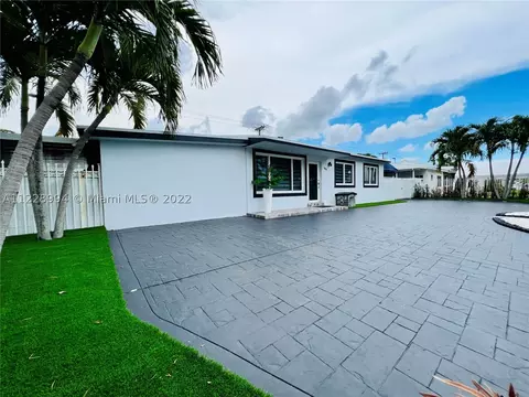 599 W 46th Pl, Hialeah, FL 33012 photo 1