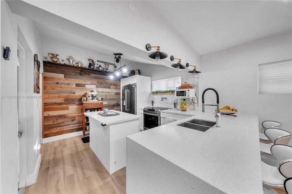  2225 Secoffee Ter, Miami, FL 33133 photo 9