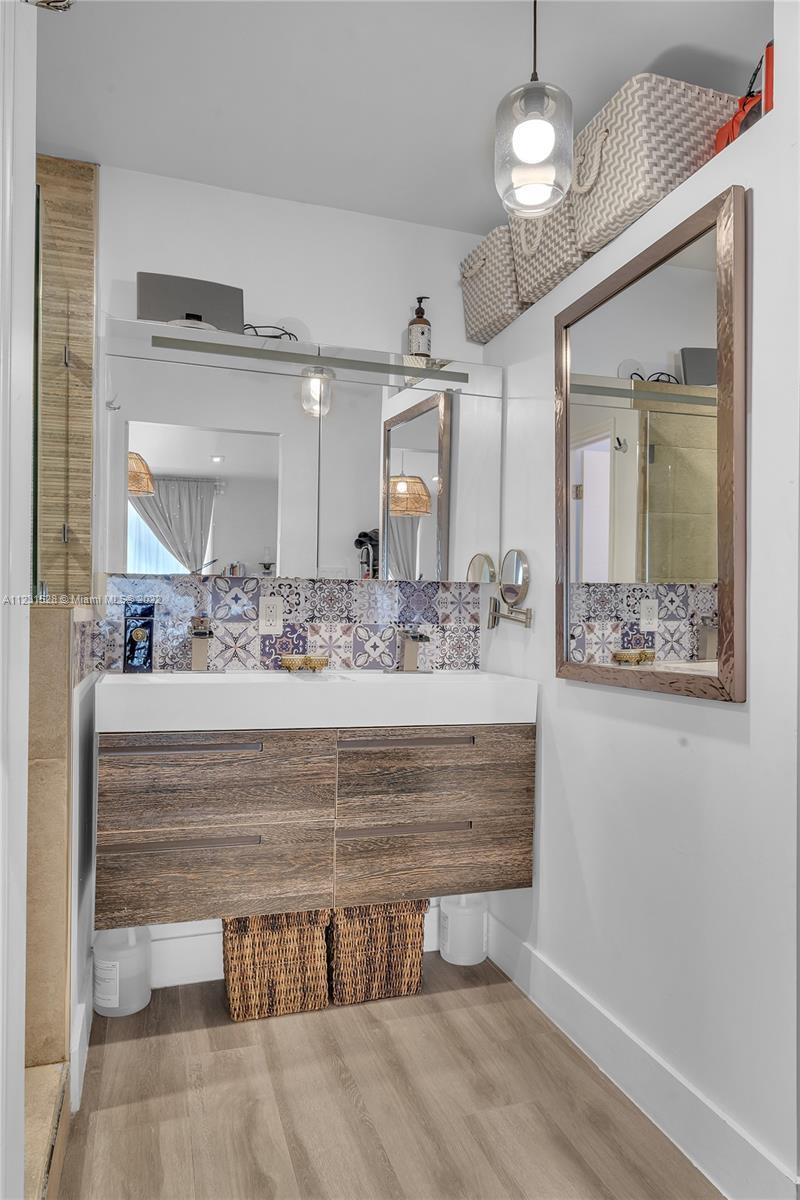  2225 Secoffee Ter, Miami, FL 33133 photo 17