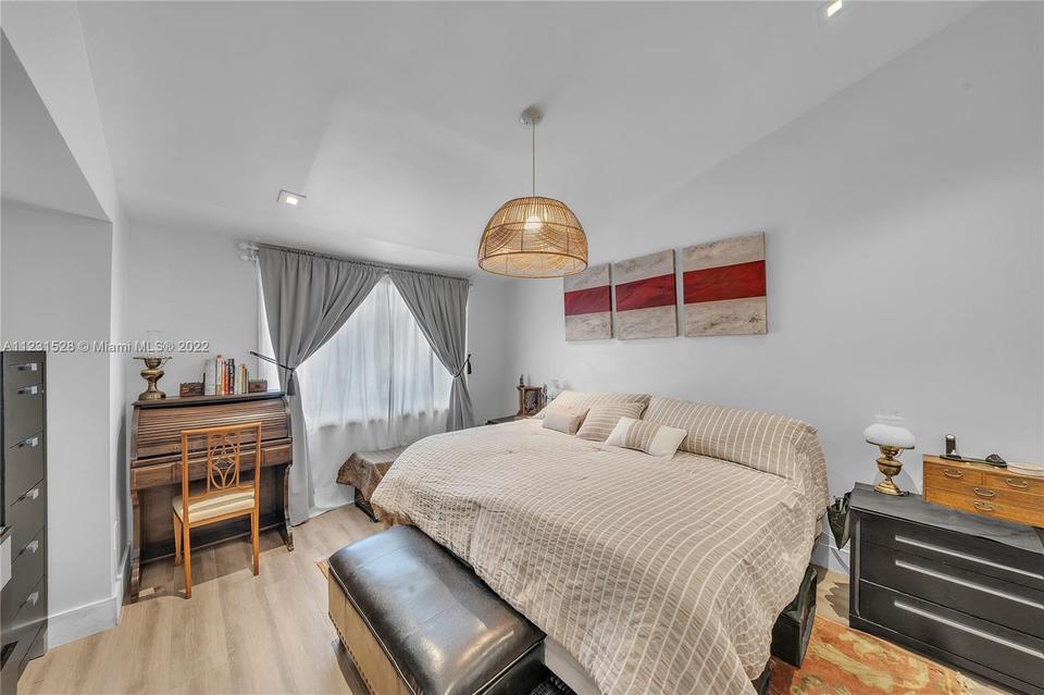  2225 Secoffee Ter, Miami, FL 33133 photo 16