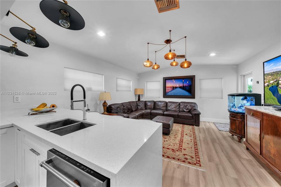  2225 Secoffee Ter, Miami, FL 33133 photo 10