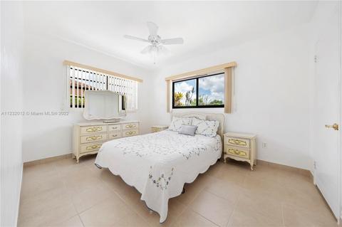 4247 W 5th Ln, Hialeah, FL 33012 photo 16