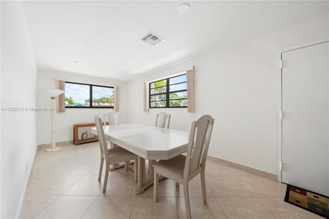 4247 W 5th Ln, Hialeah, FL 33012 photo 11