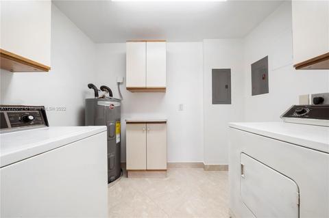 4247 W 5th Ln, Hialeah, FL 33012 photo 14