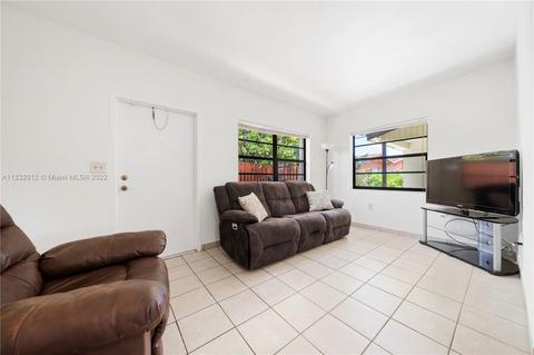 4247 W 5th Ln, Hialeah, FL 33012 photo 12