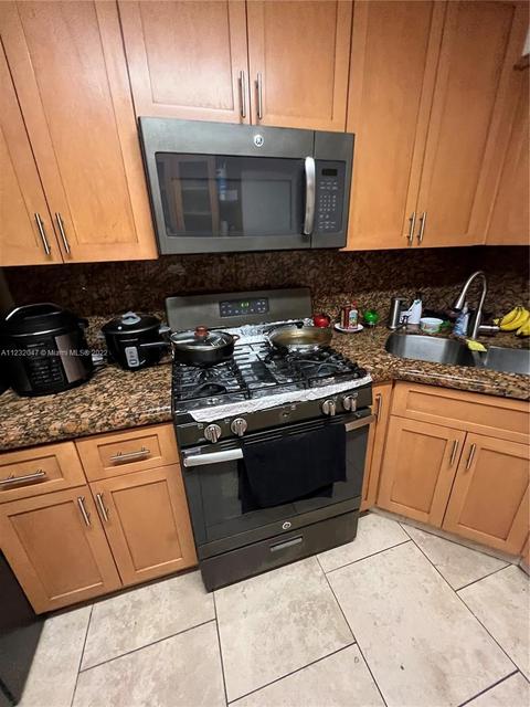 930 E 10th Pl, Hialeah, FL 33010 photo 5
