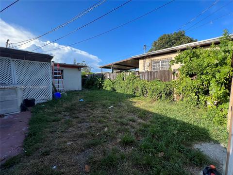 930 E 10th Pl, Hialeah, FL 33010 photo 16