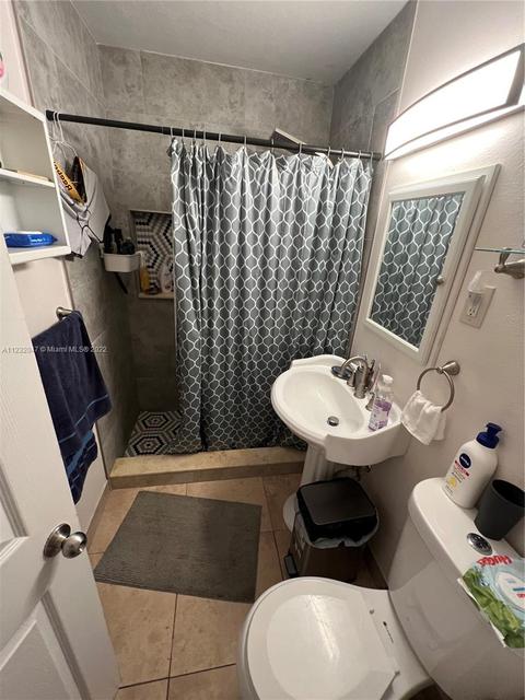 930 E 10th Pl, Hialeah, FL 33010 photo 14