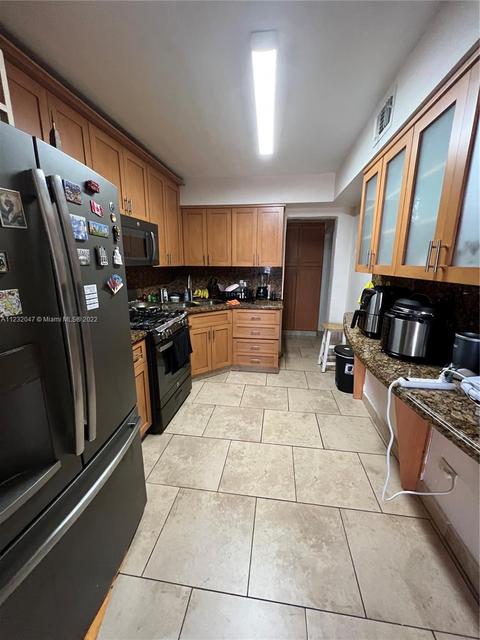 930 E 10th Pl, Hialeah, FL 33010 photo 4