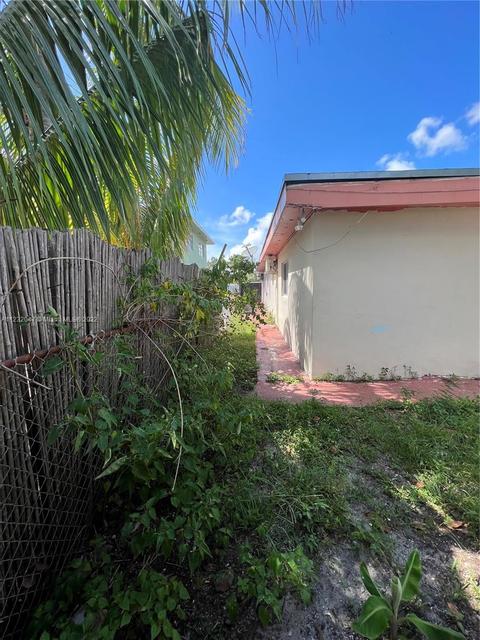 930 E 10th Pl, Hialeah, FL 33010 photo 17