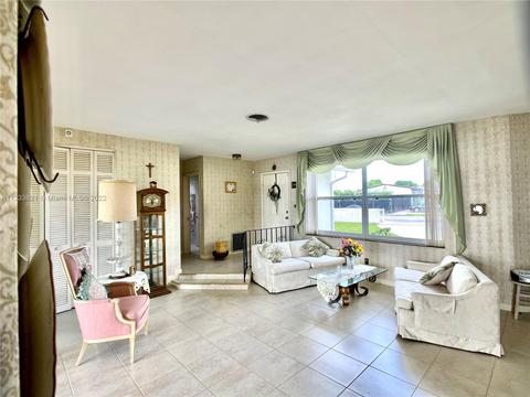 4566 W 6th Ave, Hialeah, FL 33012 photo 16