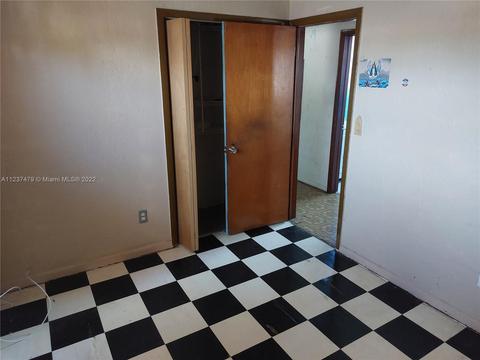 4500 E 8th Ln, Hialeah, FL 33013 photo 8
