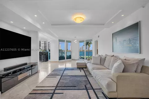 3370 NE 190th St #203, Aventura, FL 33180