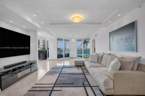 3370 NE 190th St #203, Aventura, FL 33180