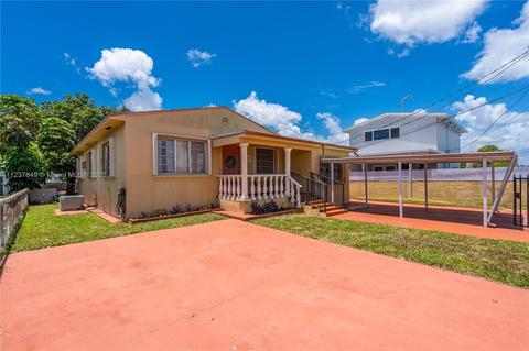 378 W 39th Pl, Hialeah, FL 33012 photo 2
