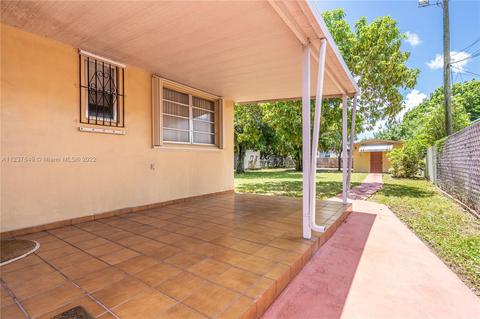 378 W 39th Pl, Hialeah, FL 33012 photo 6