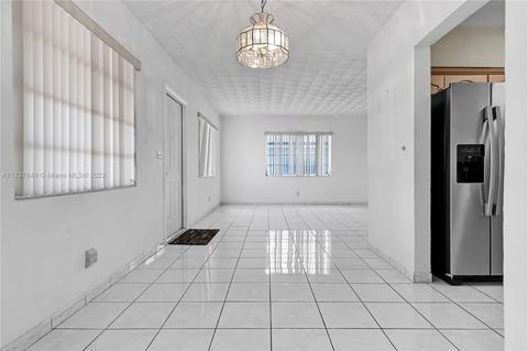 378 W 39th Pl, Hialeah, FL 33012 photo 11