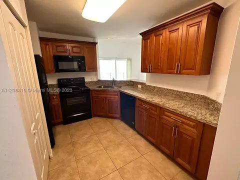 3453 NW 44th St #207, Oakland Park, FL 33309