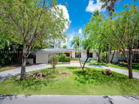 371 W Heather Dr, Key Biscayne, FL 33149 photo 1