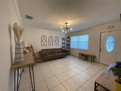 75 E 60th St, Hialeah, FL 33013 photo 4