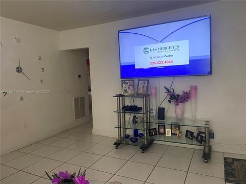 733 E 40th St, Hialeah, FL 33013 photo 5