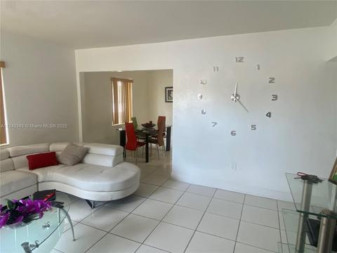 733 E 40th St, Hialeah, FL 33013 photo 4