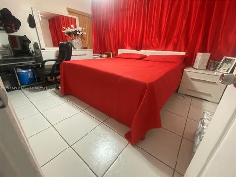 733 E 40th St, Hialeah, FL 33013 photo 10