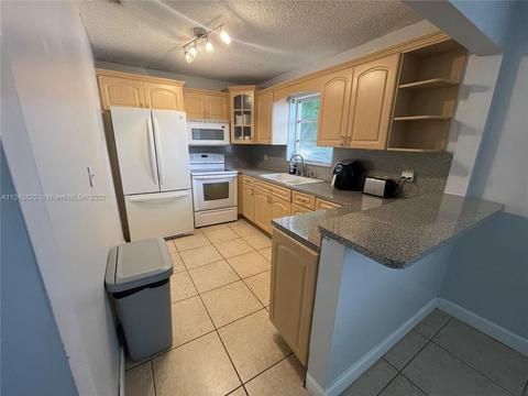 500 E 28th St, Hialeah, FL 33013 photo 3
