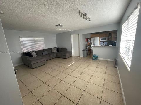 500 E 28th St, Hialeah, FL 33013 photo 5